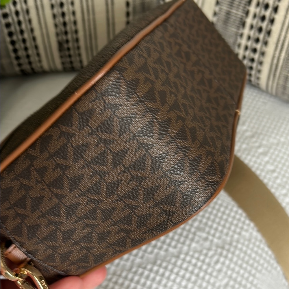 Michael Kors Jet Set Bag with Monogram Print NWOT - Picture 10 of 12